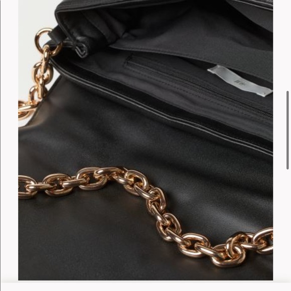 H&M Large Quilted Shoulder Bag in Black - Picture 3 of 3